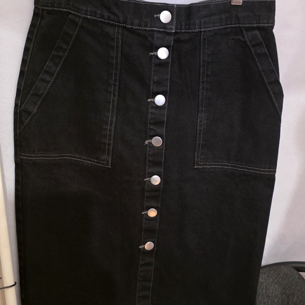 Black Button-Front Denim Skirt